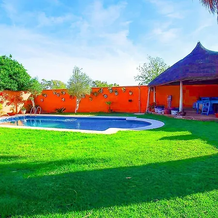 Con Piscina Privada Y Amplio Jardin En - Solo Familias Y Parejas El Puerto de Santa Maria