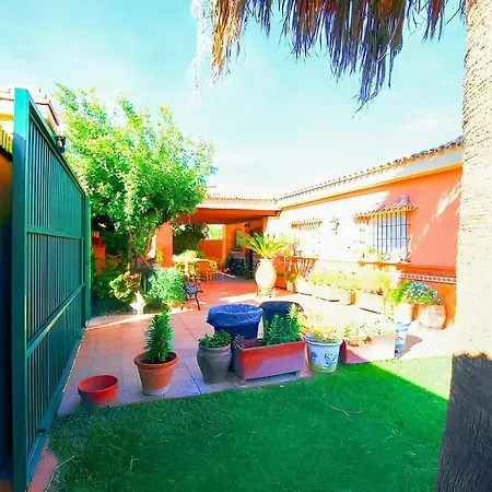 Con Piscina Privada Y Amplio Jardin En - Solo Familias Y Parejas Holiday home *