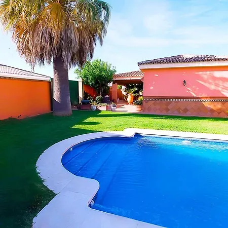 Con Piscina Privada Y Amplio Jardin En - Solo Familias Y Parejas Holiday home