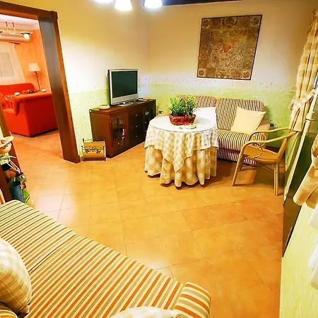 Con Piscina Privada Y Amplio Jardin En - Solo Familias Y Parejas Holiday home El Puerto de Santa Maria